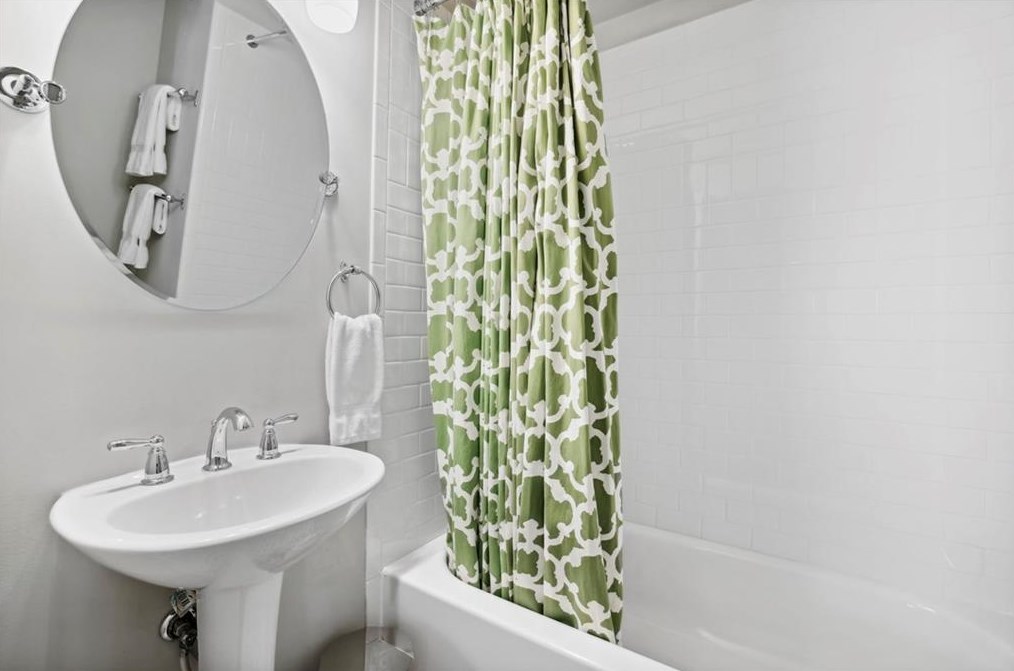 152 Park Dr, Decatur GA  30030-4481 exterior