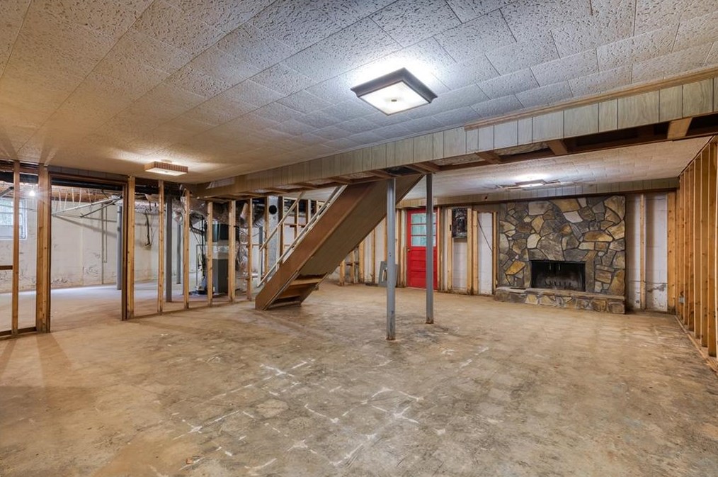 1541 Moncrief Cir, Decatur GA  30033-1616 exterior