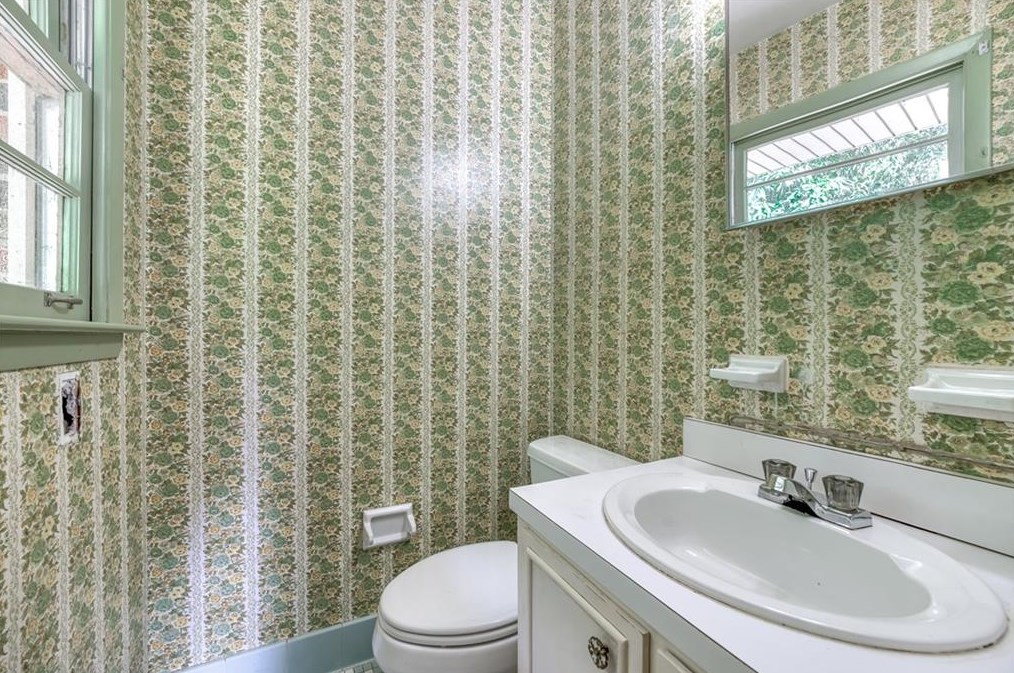 1541 Moncrief Cir, Decatur GA  30033-1616 exterior