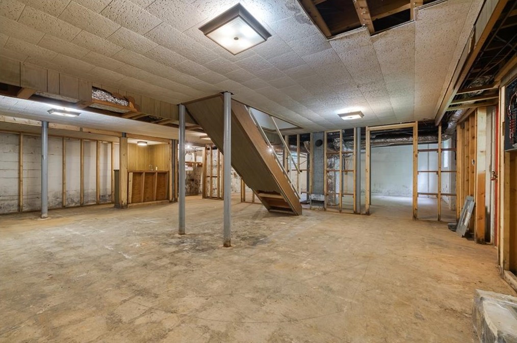 1541 Moncrief Cir, Decatur GA  30033-1616 exterior