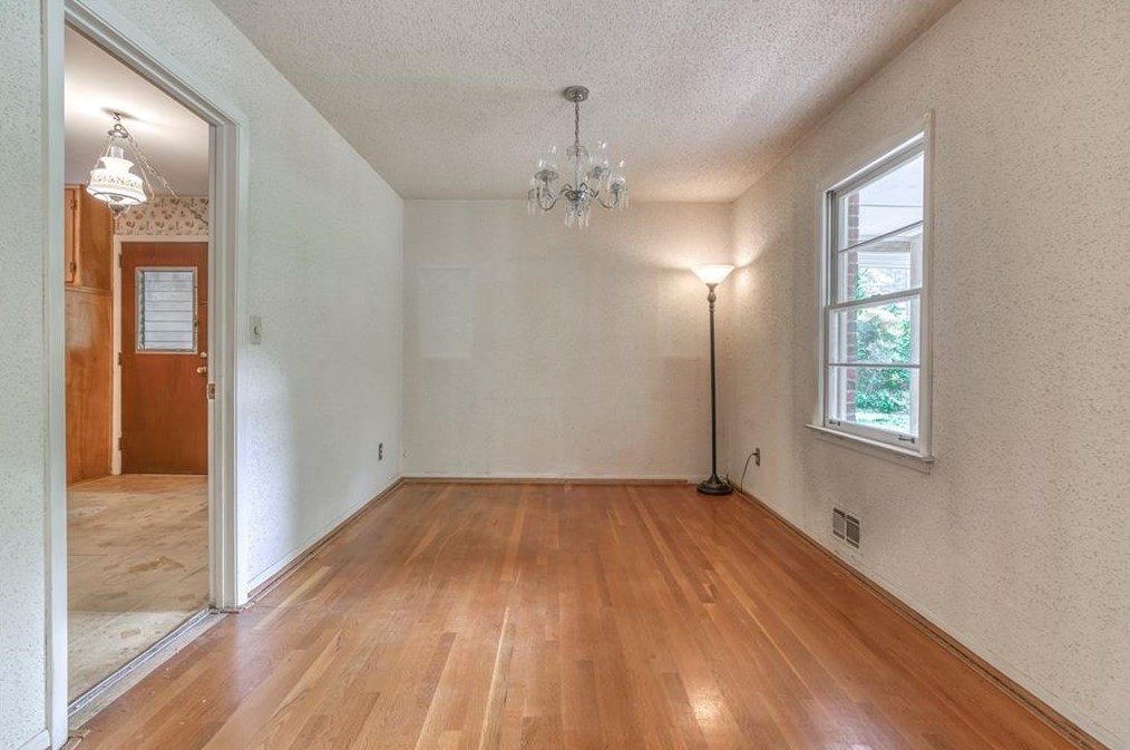 1541 Moncrief Cir, Decatur GA  30033-1616 exterior