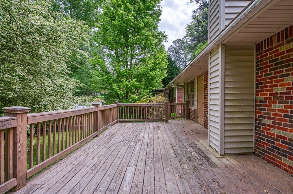 1541 Moncrief Cir, Decatur GA  30033-1616 exterior