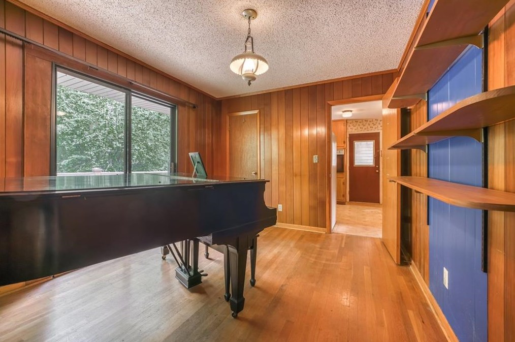 1541 Moncrief Cir, Decatur GA  30033-1616 exterior