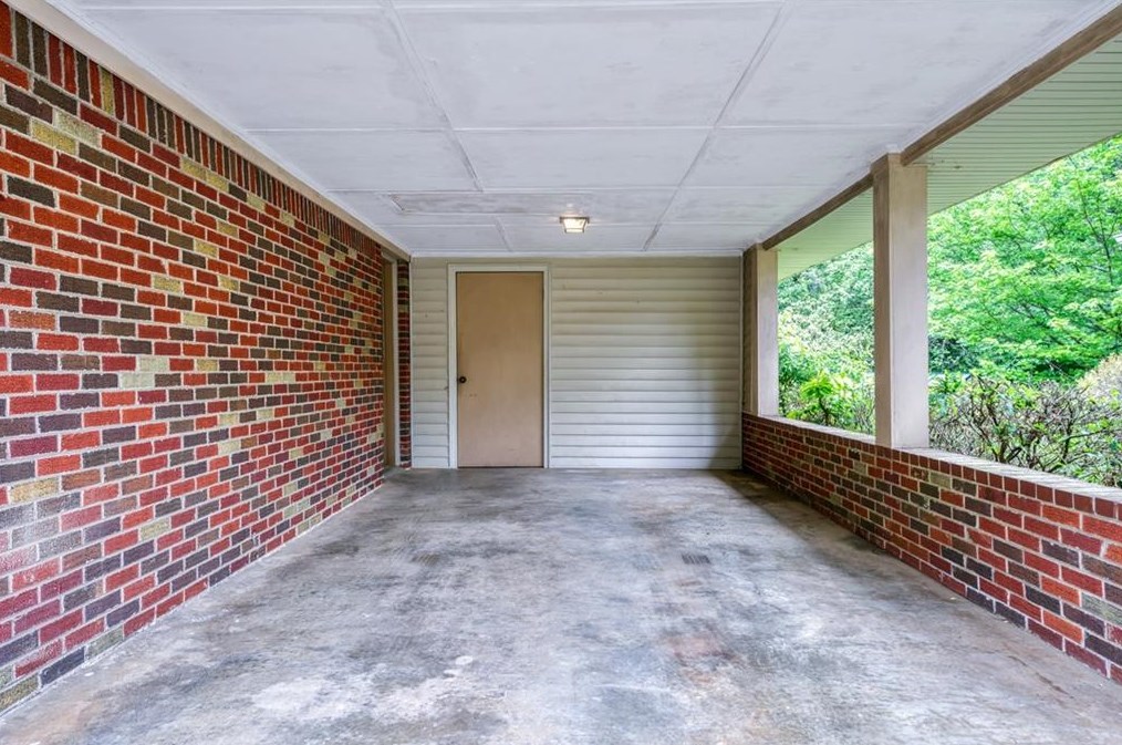 1541 Moncrief Cir, Decatur GA  30033-1616 exterior