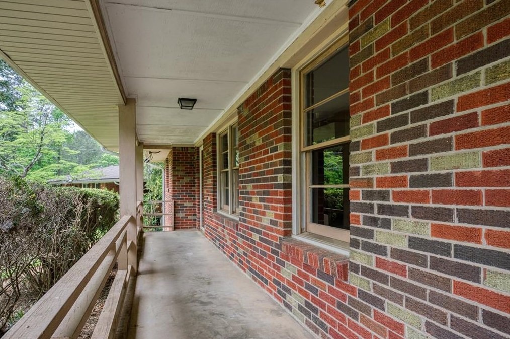 1541 Moncrief Cir, Decatur GA  30033-1616 exterior