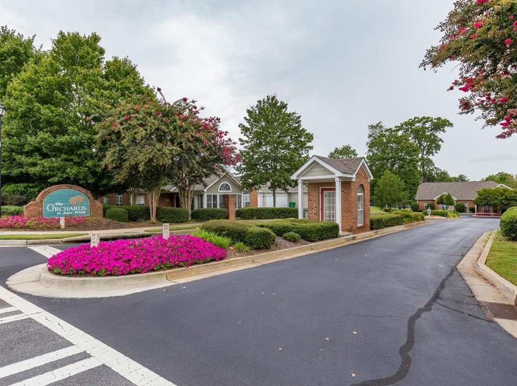 25105 Harvest Rdg Ln, Alpharetta GA 30022-8645 exterior