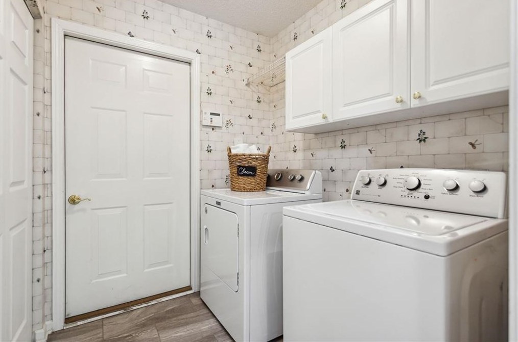 25105 Harvest Rdg Ln, Alpharetta GA 30022-8645 exterior