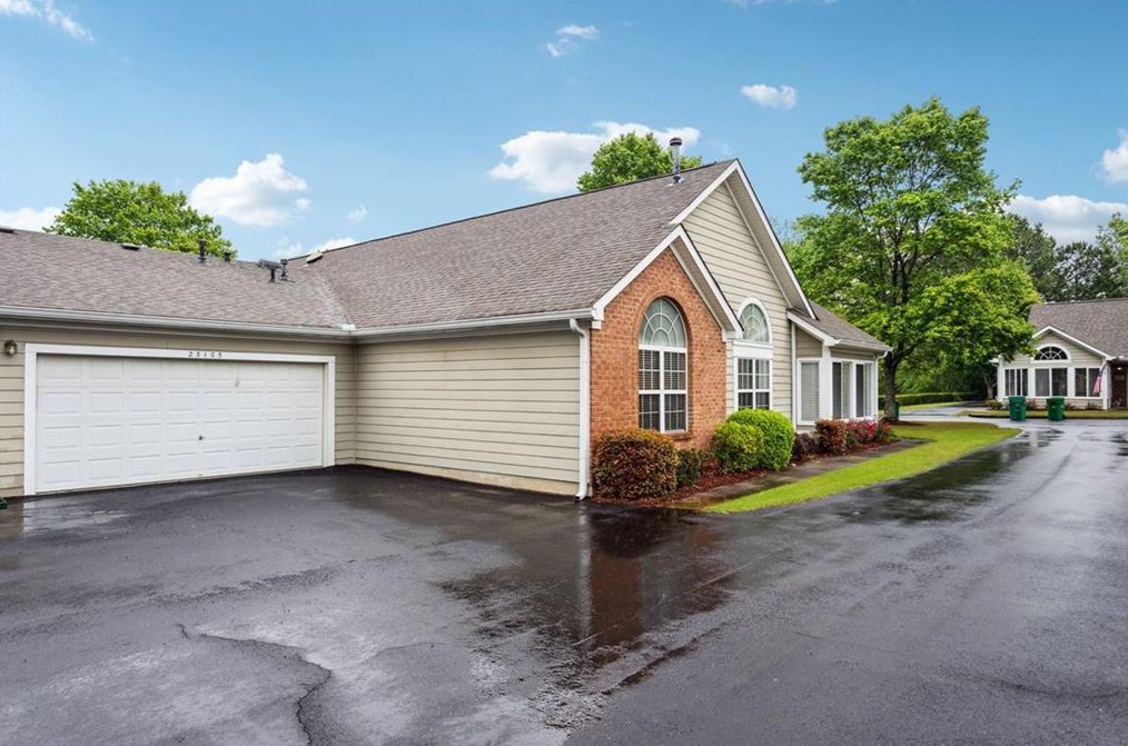 25105 Harvest Rdg Ln, Alpharetta GA 30022-8645 exterior