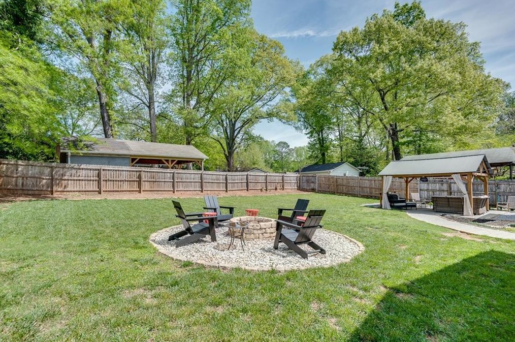 979 Oakview Dr, Smyrna GA  30080-4253 exterior