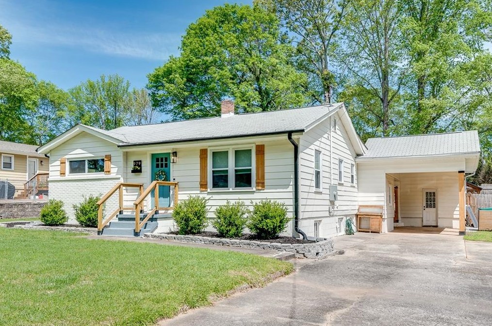 979 Oakview Dr, Smyrna GA  30080-4253 exterior