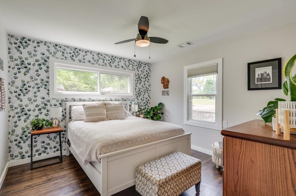 979 Oakview Dr, Smyrna GA  30080-4253 exterior