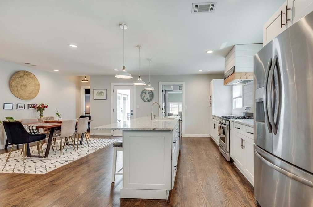 979 Oakview Dr, Smyrna GA  30080-4253 exterior