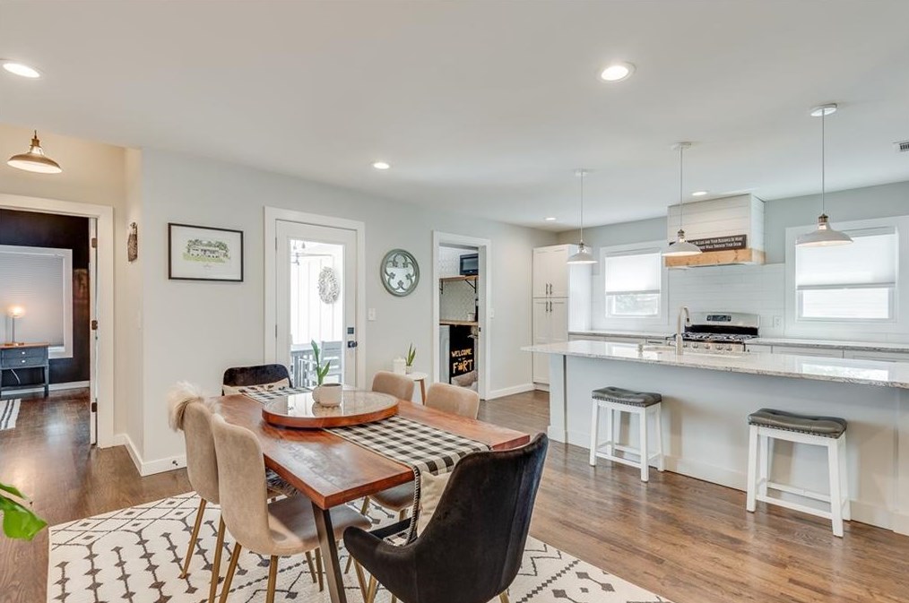 979 Oakview Dr, Smyrna GA  30080-4253 exterior