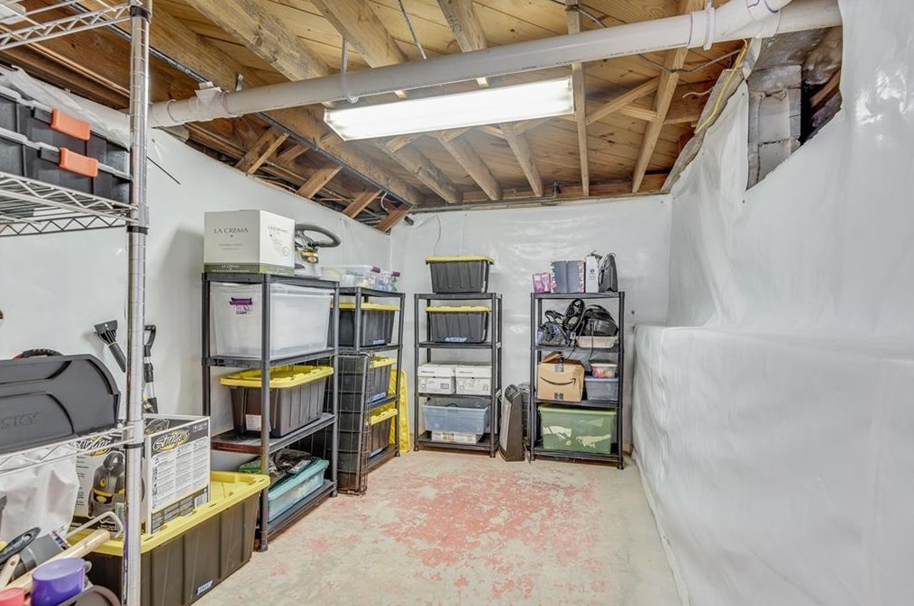 979 Oakview Dr, Smyrna GA  30080-4253 exterior