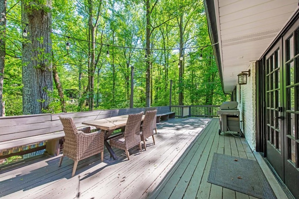 3022 Silvapine Trl, Atlanta GA  30345-3736 exterior