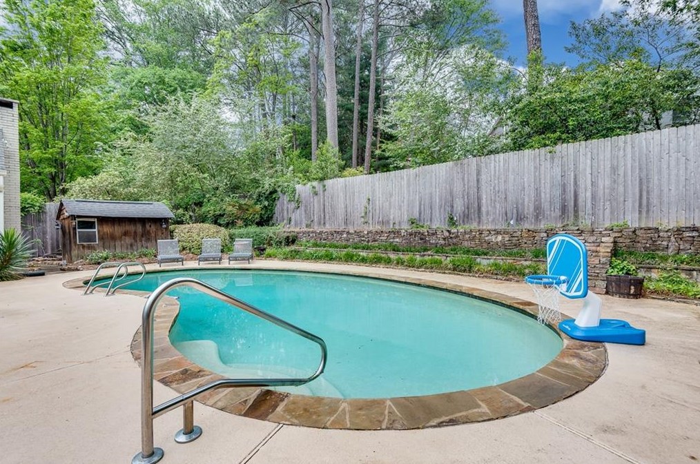 631 Wendan Dr, Decatur GA  30033-5550 exterior