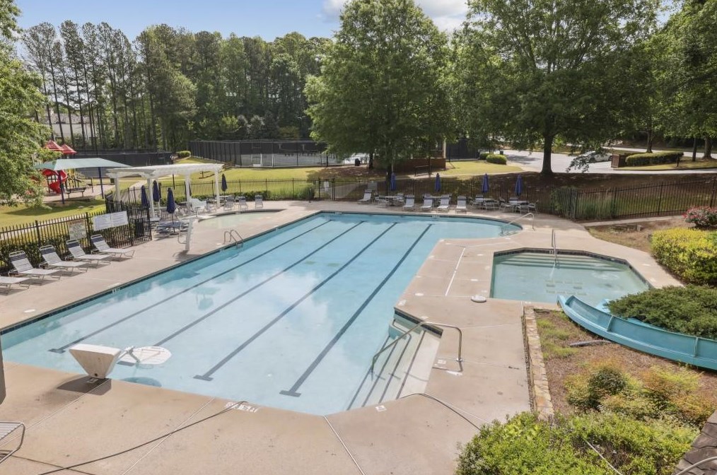 5325 Cottage Farm Rd, Alpharetta GA  30022-7991 exterior