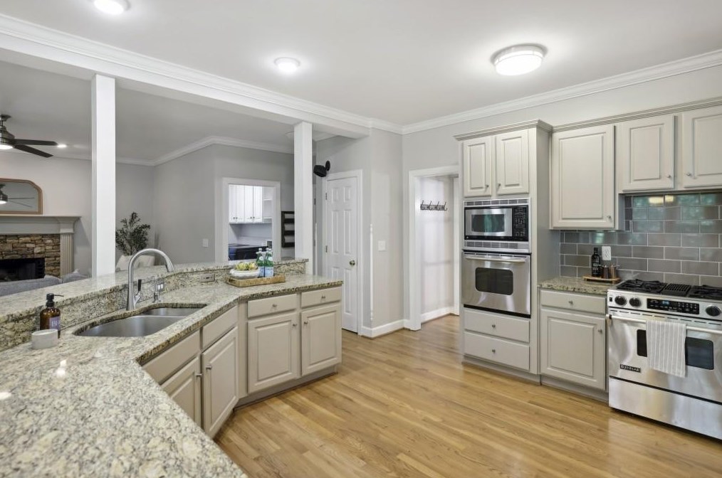 5325 Cottage Farm Rd, Alpharetta GA  30022-7991 exterior