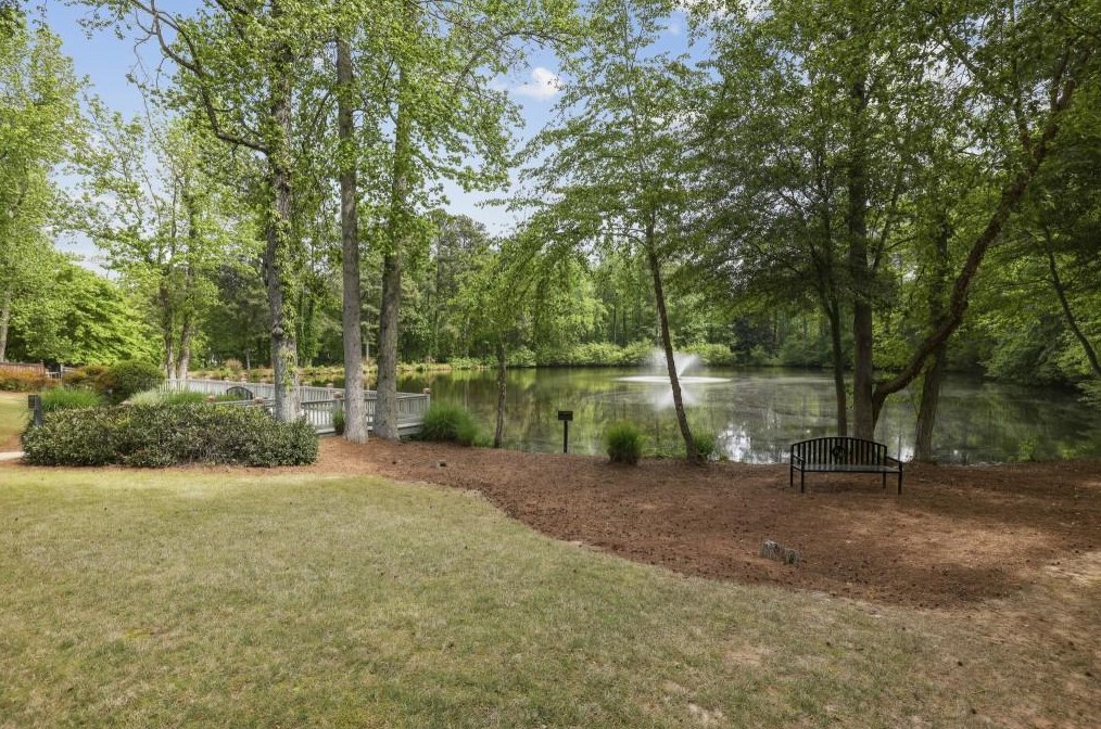 5325 Cottage Farm Rd, Alpharetta GA  30022-7991 exterior