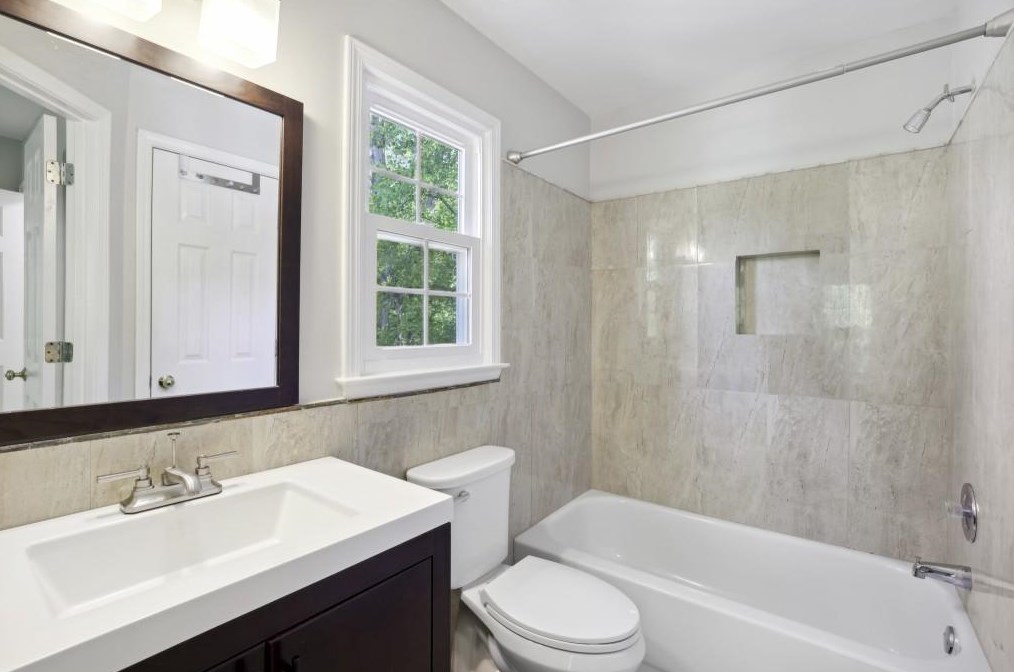 5325 Cottage Farm Rd, Alpharetta GA  30022-7991 exterior