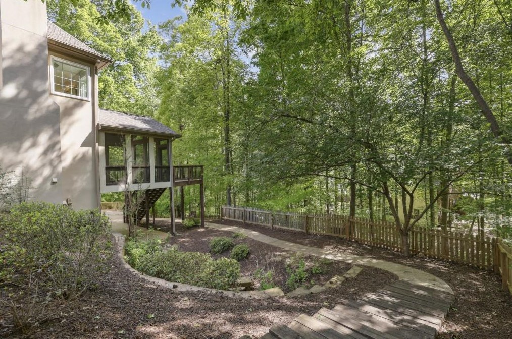 5325 Cottage Farm Rd, Alpharetta GA  30022-7991 exterior