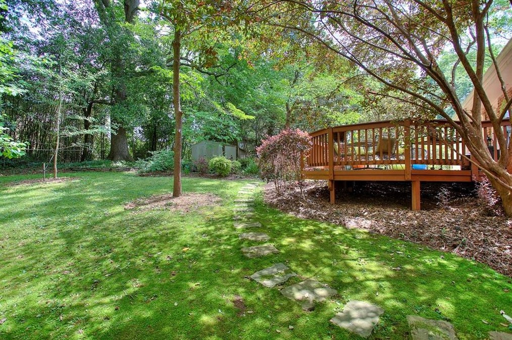 2931 Mount Olive Dr, Decatur GA  30033-3013 exterior