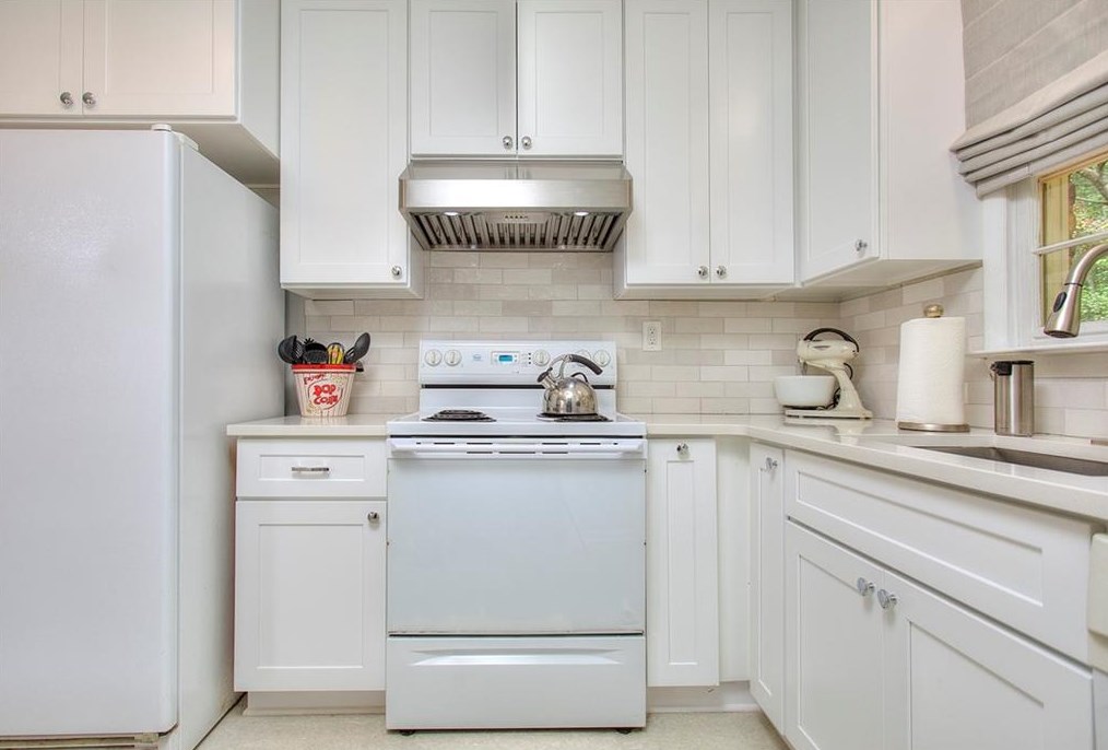 2931 Mount Olive Dr, Decatur GA  30033-3013 exterior