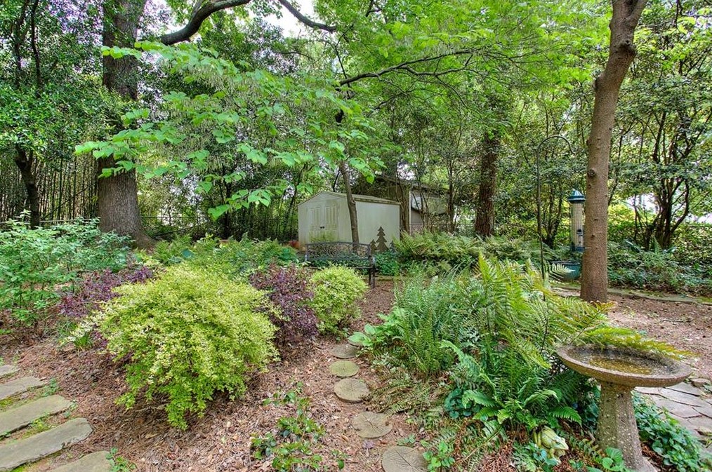 2931 Mount Olive Dr, Decatur GA  30033-3013 exterior