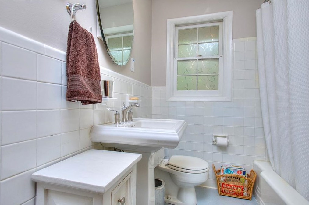 2931 Mount Olive Dr, Decatur GA  30033-3013 exterior