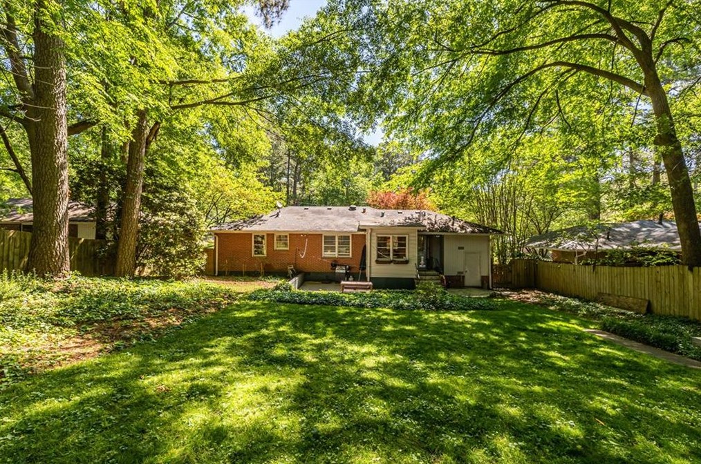 1052 Valley Dr, Decatur GA  30033-4207 exterior