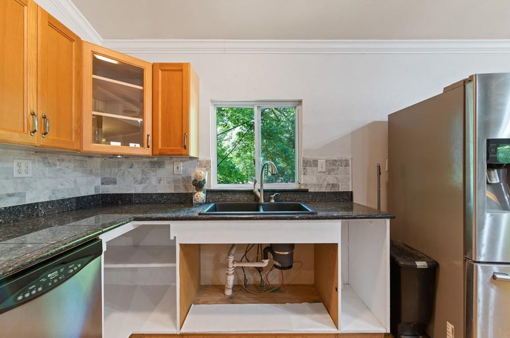 1256 Sparrow Ln, Decatur GA  30033-3926 exterior