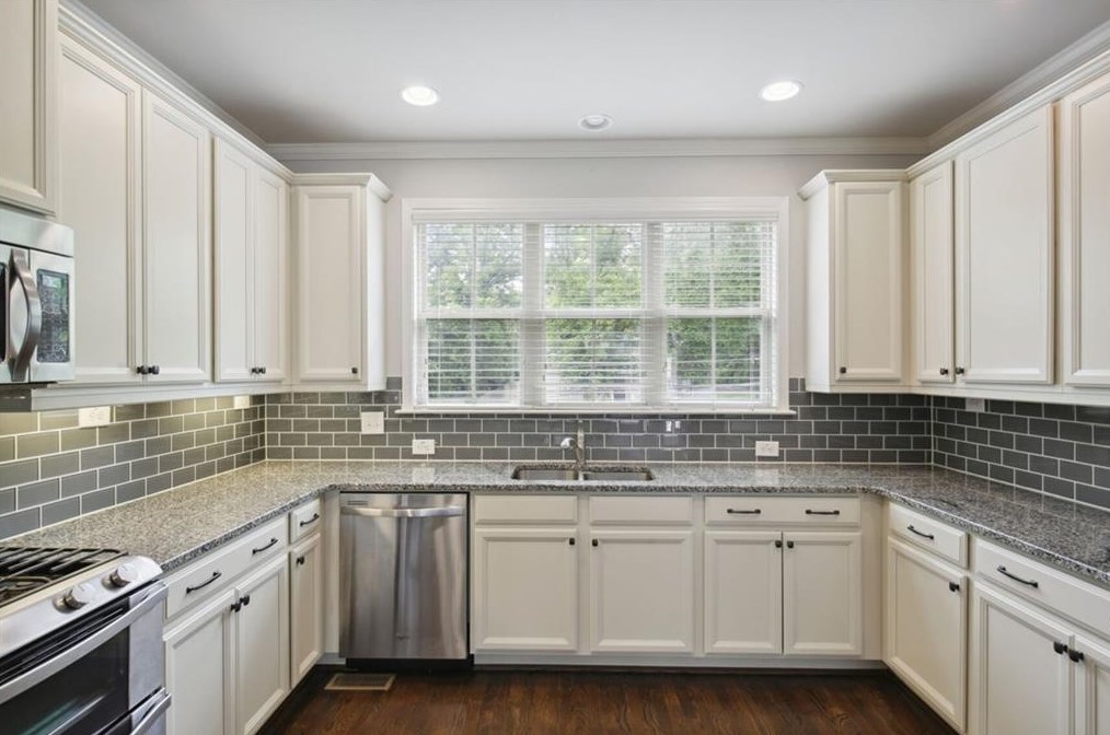 1405 Hawthorne Ave, Smyrna GA  30080-2137 exterior