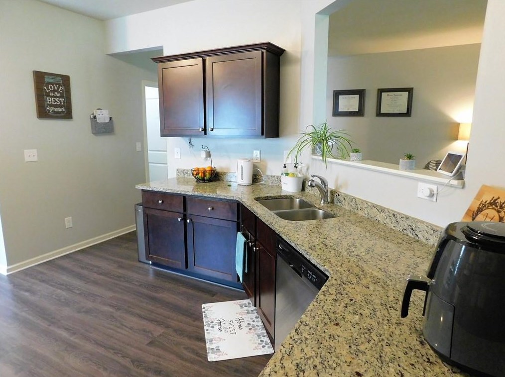 44 Autumn Canyon Path, Euharlee GA  30121 exterior