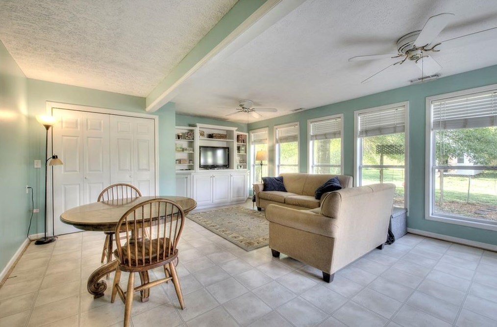 151 Cardinal Dr, Calhoun GA  30701-9302 exterior