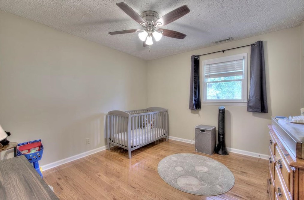 151 Cardinal Dr, Calhoun GA  30701-9302 exterior
