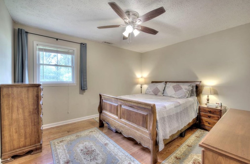 151 Cardinal Dr, Calhoun GA  30701-9302 exterior