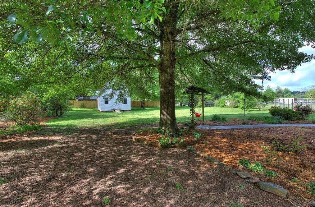 151 Cardinal Dr, Calhoun GA  30701-9302 exterior