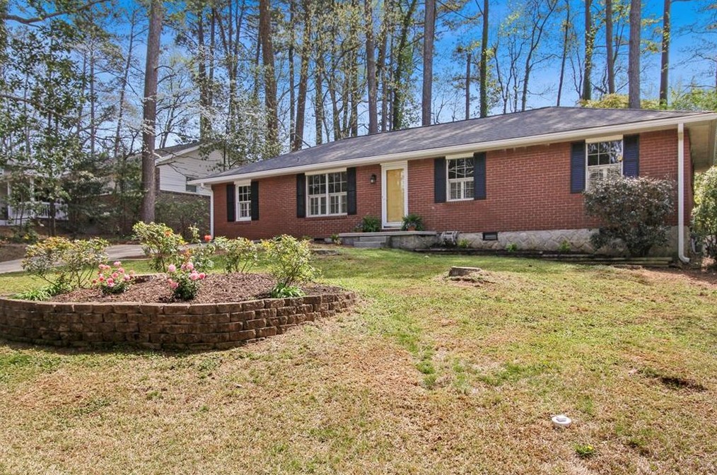 2915 Harcourt Dr, Decatur GA  30033-3109 exterior