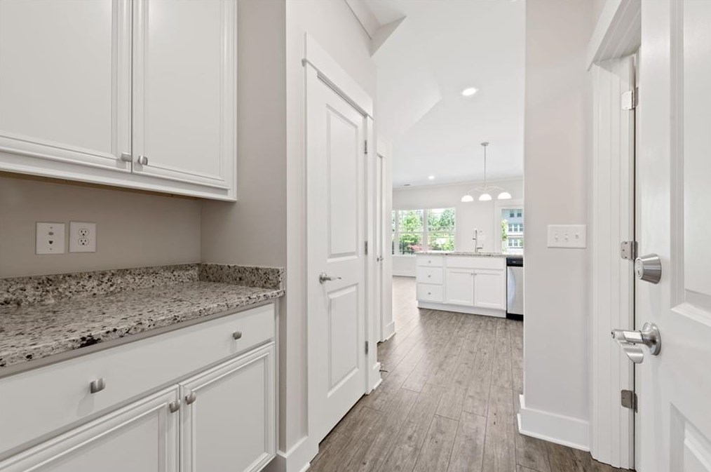 4438 Northside Dr, Acworth GA  30101-4946 exterior