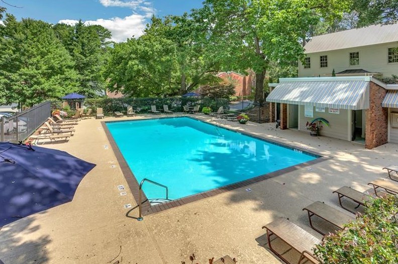 72 Spring Lake Pl, Atlanta GA  30318-1646 exterior
