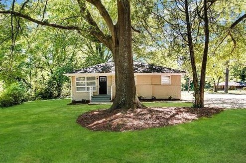 2004 Shamrock Dr, Decatur GA  30032-7052 exterior