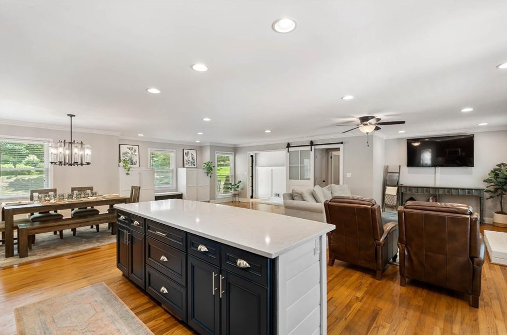 3796 Watkins Pl, Atlanta GA  30319 exterior