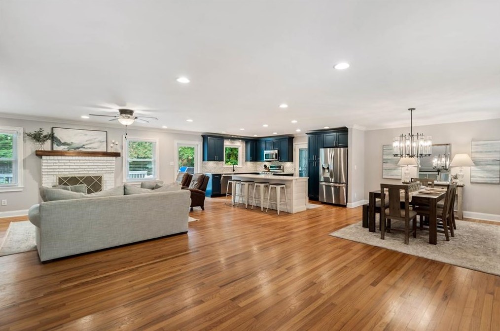 3796 Watkins Pl, Atlanta GA  30319-1827 exterior