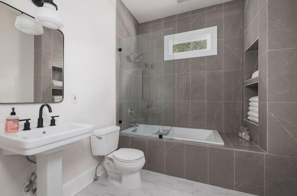 226 Winter Ave, Decatur GA  30030-3569 exterior