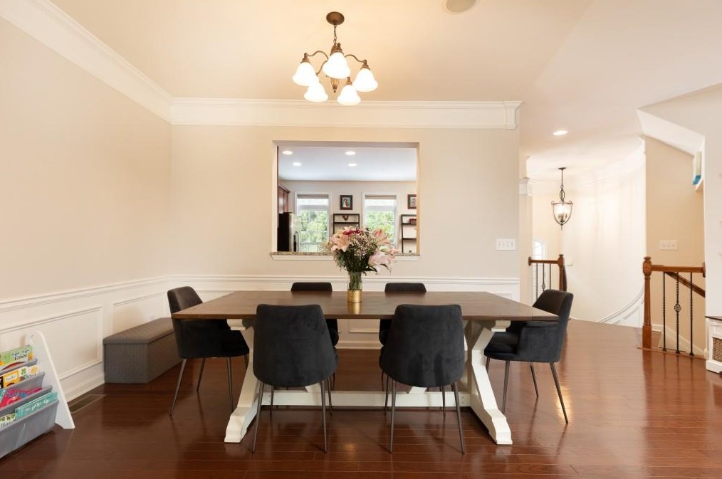 1897 Ridgemont Ln, Decatur GA  30033-4051 exterior