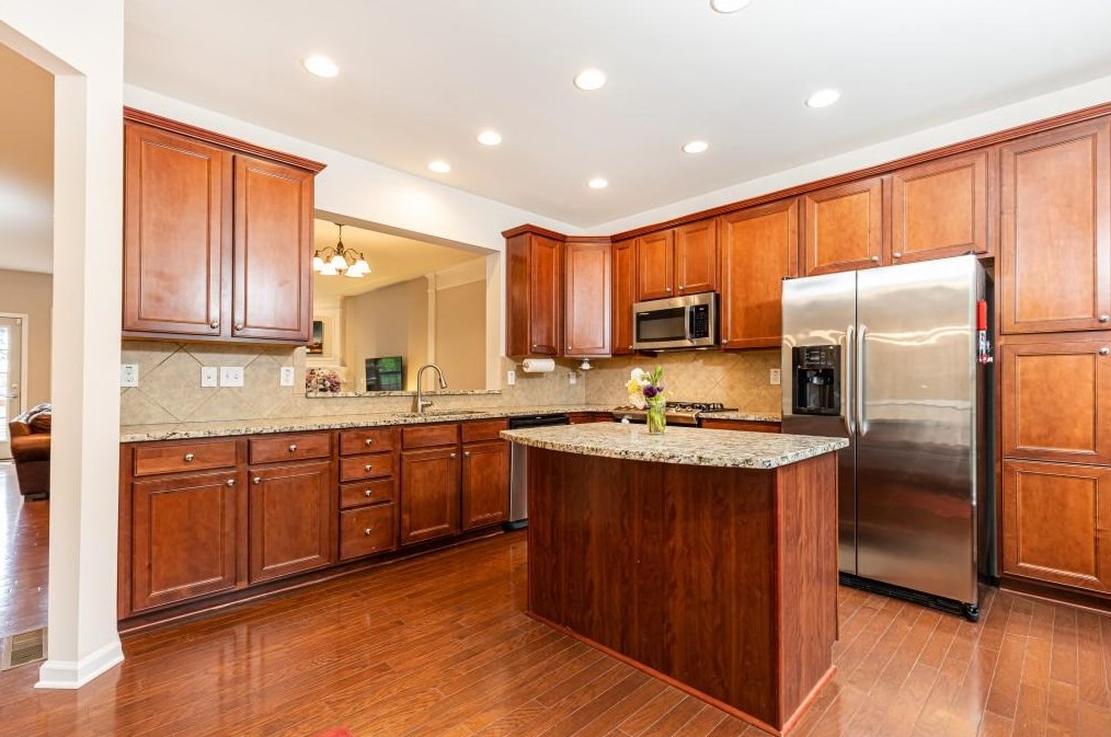 1897 Ridgemont Ln, Decatur GA  30033-4051 exterior