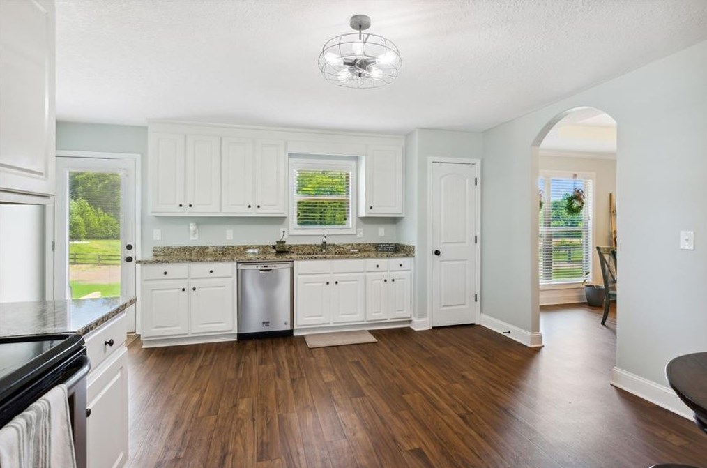 555 Cambridge Farms Dr, Hoschton GA  30548 exterior