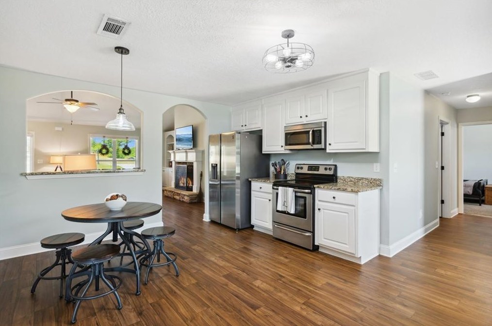 555 Cambridge Farms Dr, Hoschton GA  30548 exterior