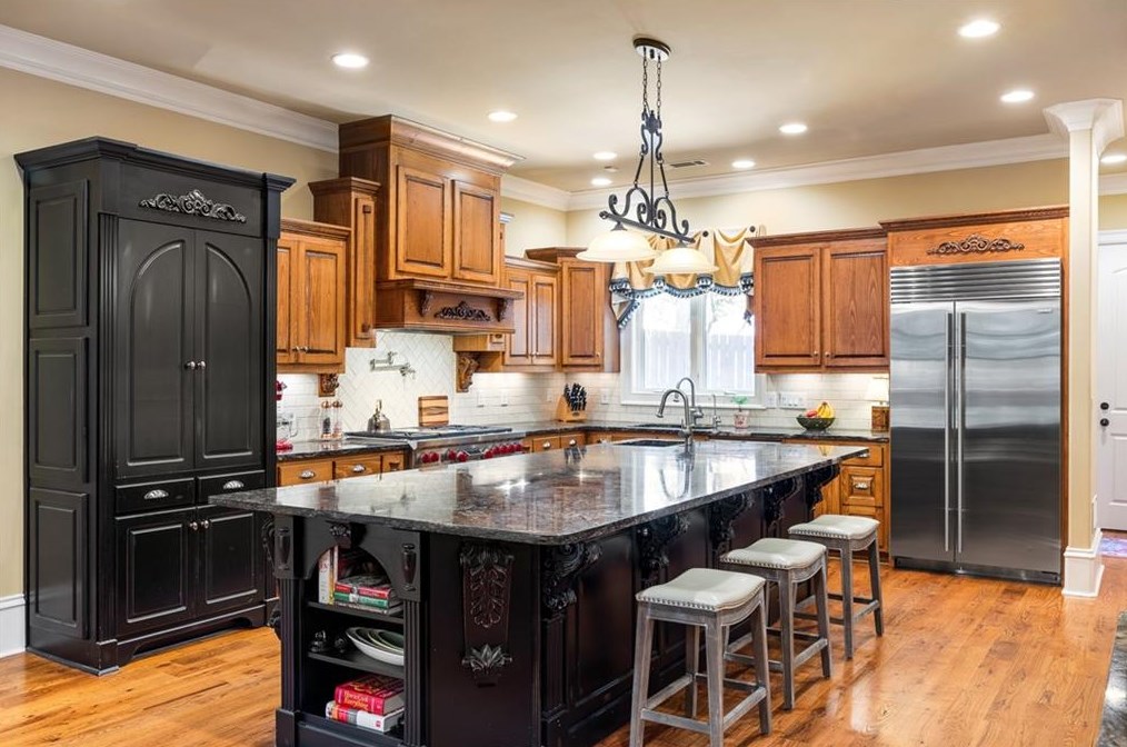 1696 Little Joe Ct, Decatur GA  30033-1519 exterior