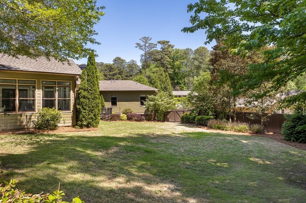 1696 Little Joe Ct, Decatur GA  30033-1519 exterior